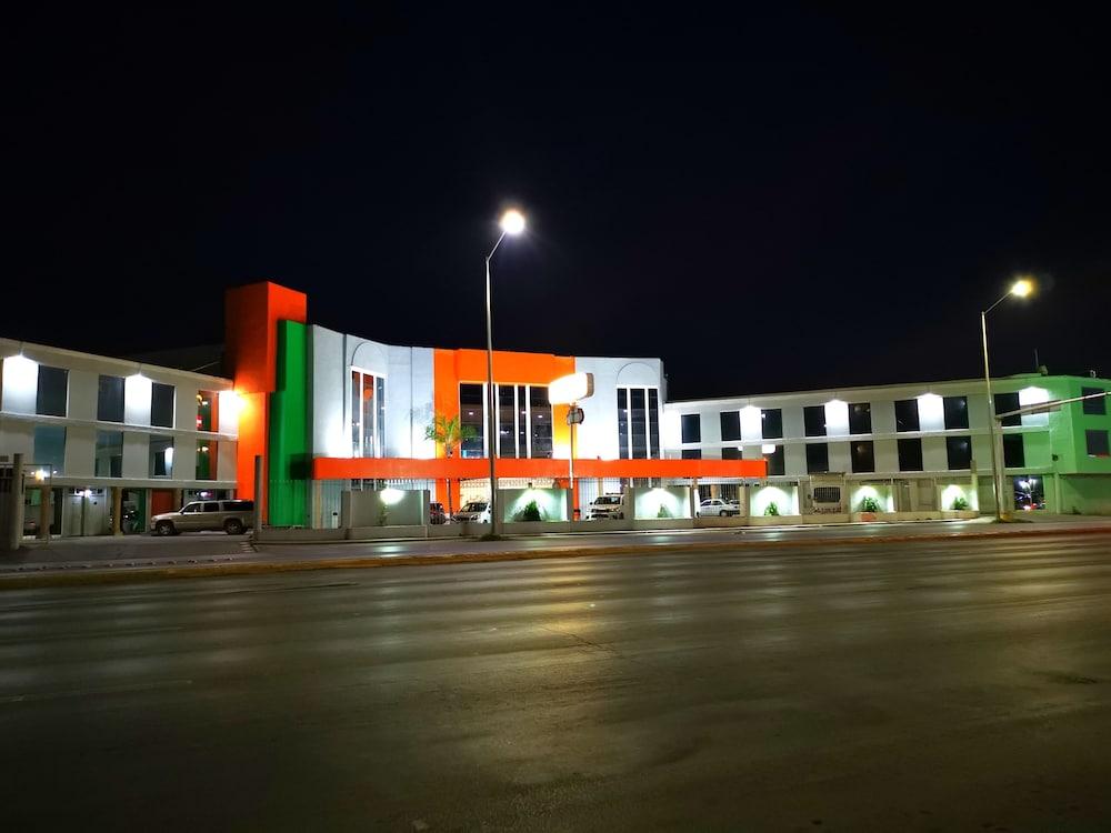 Paraiso Express Торреон Экстерьер фото